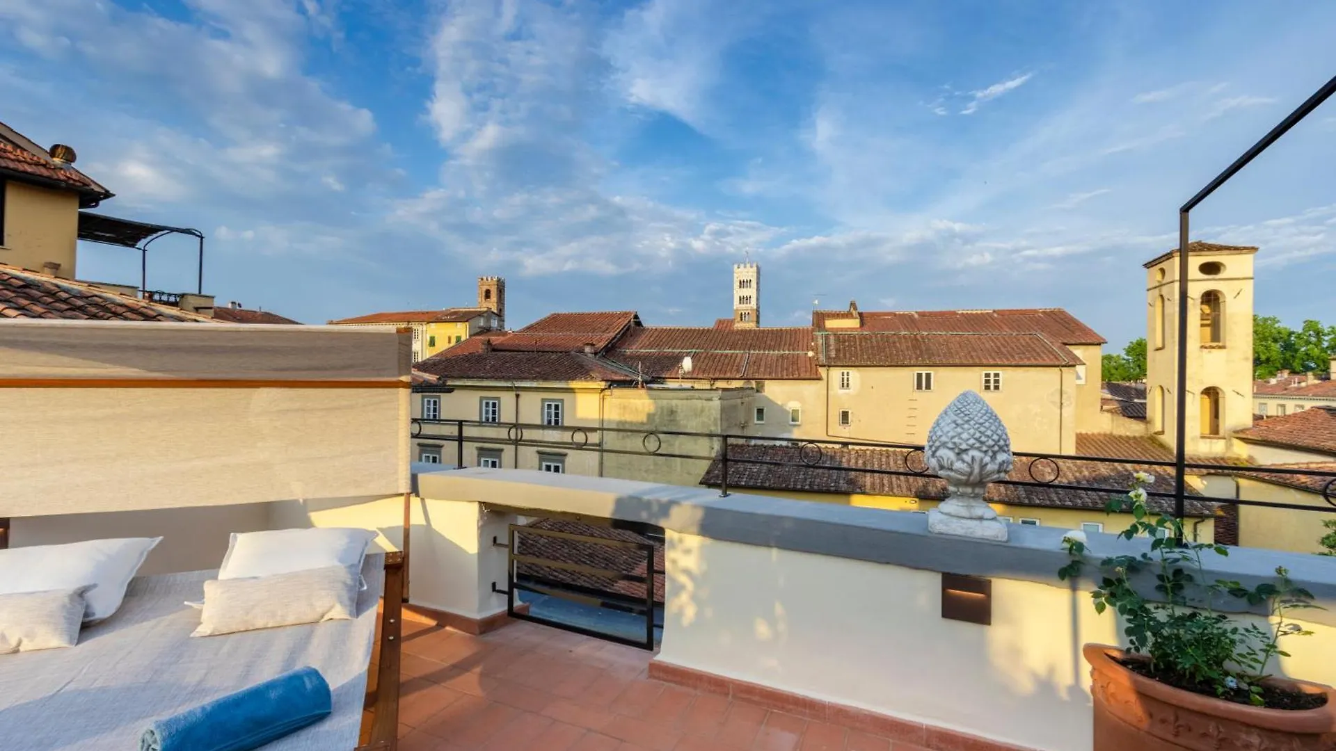 Attico Con Grande Terrazza Sulla Citta 0*, Lucca Italië